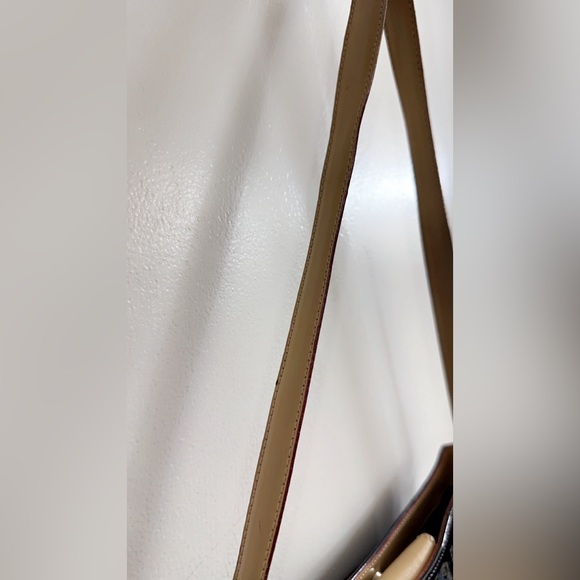 Arcadia Patent Leather Shoulder Bag 10” x 6” Made in Italy!! Gorgeous. - Picture 8 of 10